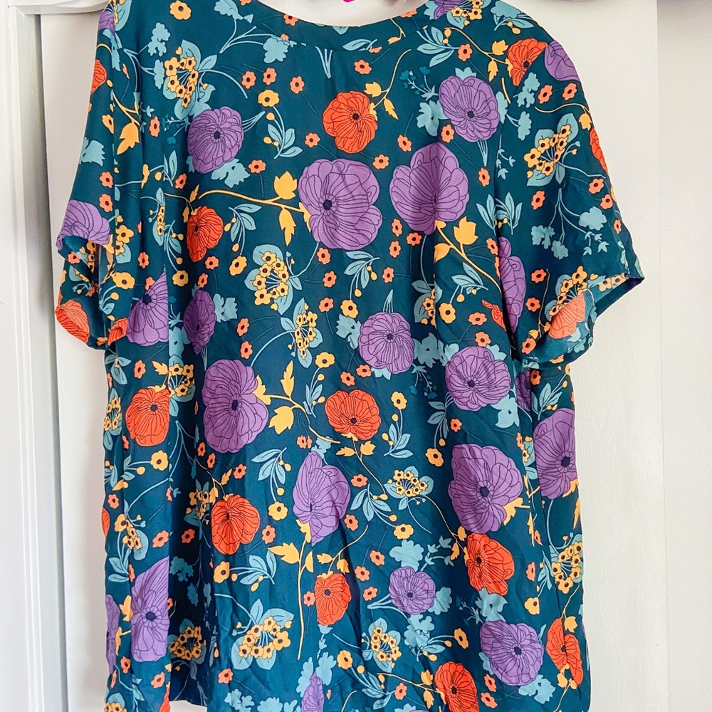 Floral print blouse
